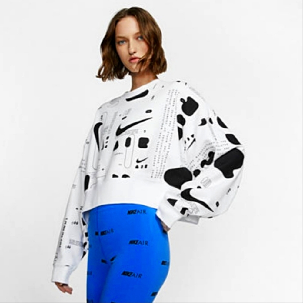 Nike Loose Fit Sweatshirt NWT